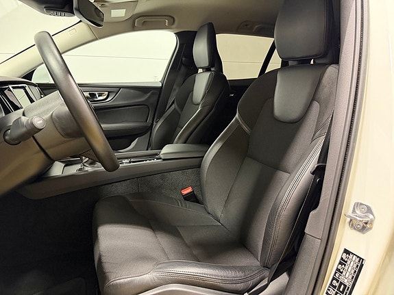Volvo V60 19 of 30