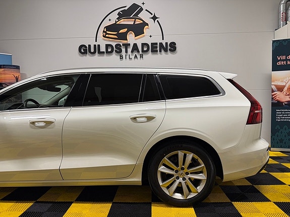 Volvo V60 13 of 30