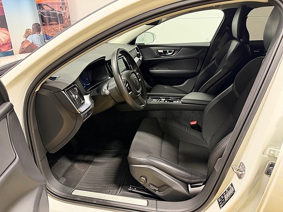 Volvo V60 18 of 30
