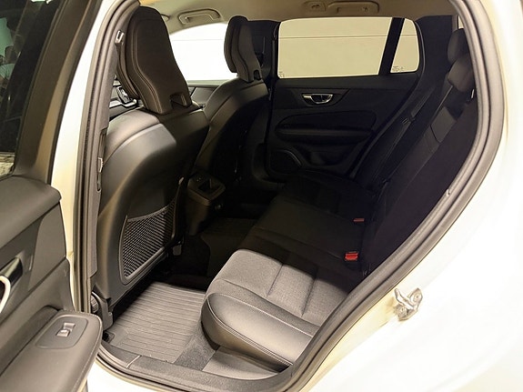 Volvo V60 17 of 30