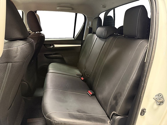 Toyota HiLux 10 of 19
