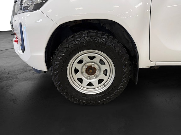 Toyota HiLux 17 of 19