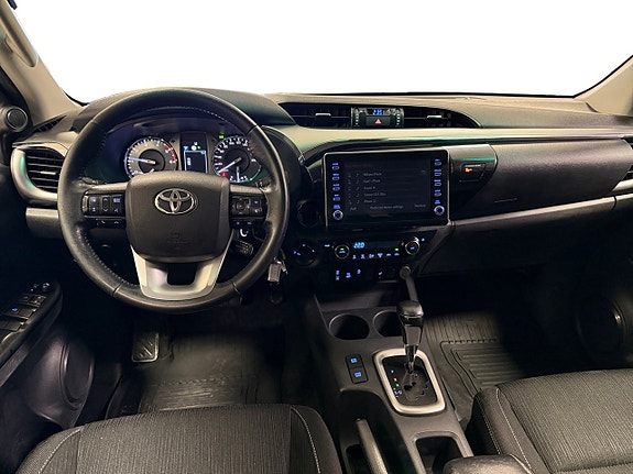 Toyota HiLux 12 of 19