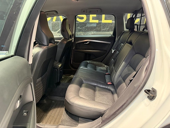 Volvo XC70 19 of 29