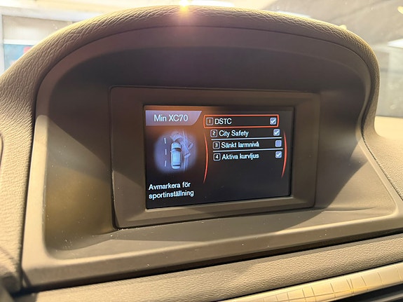 Volvo XC70 14 of 29