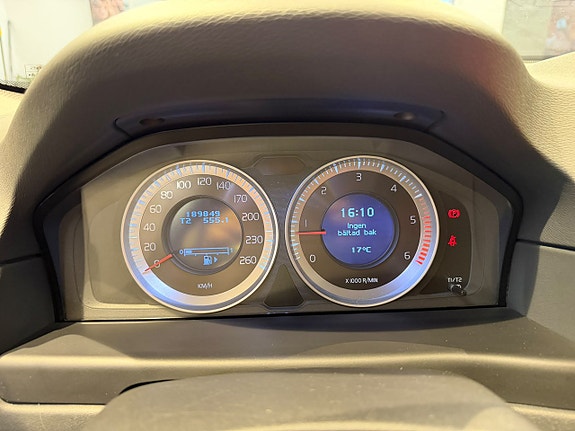 Volvo XC70 12 of 29