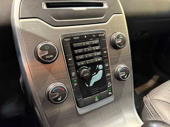 Volvo XC70 16 of 29