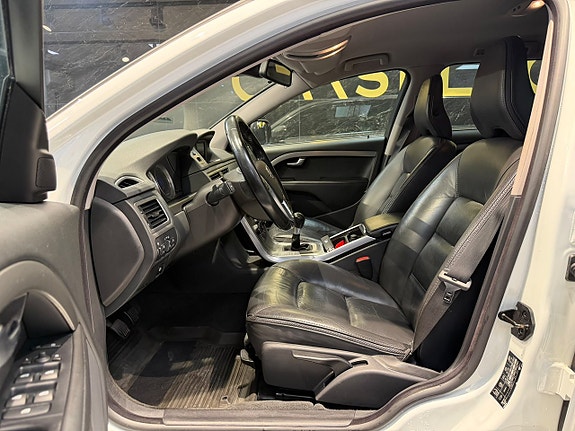 Volvo XC70 17 of 29