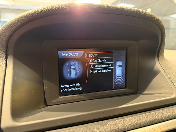 Volvo XC70 15 of 29