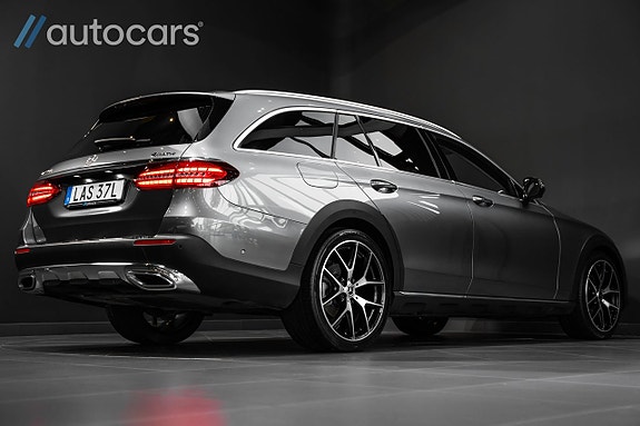 Mercedes-Benz E220 d 3 of 30