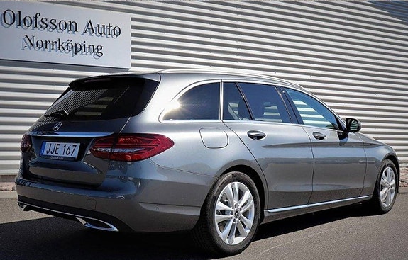 Mercedes-Benz C220 d 2 of 13