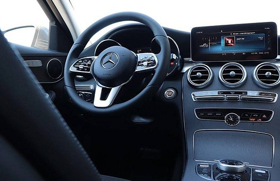 Mercedes-Benz C220 d 3 of 13