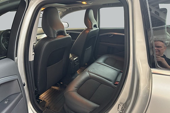 Volvo V70 7 of 23