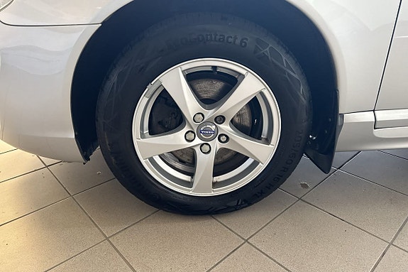 Volvo V70 9 of 23