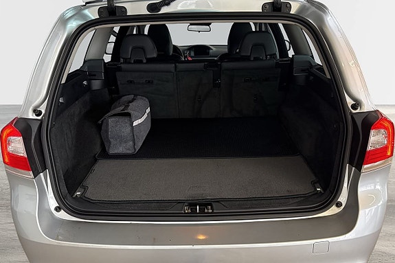 Volvo V70 8 of 23