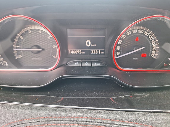 Peugeot 208 11 of 12