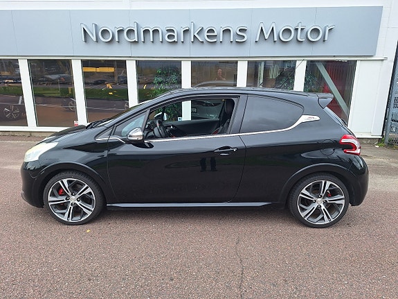 Peugeot 208 3 of 12
