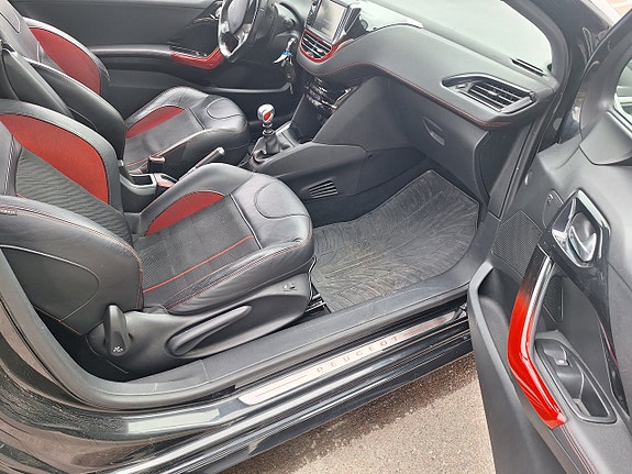 Peugeot 208 7 of 12