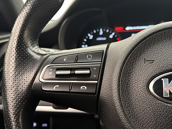 Kia Stinger 16 of 30