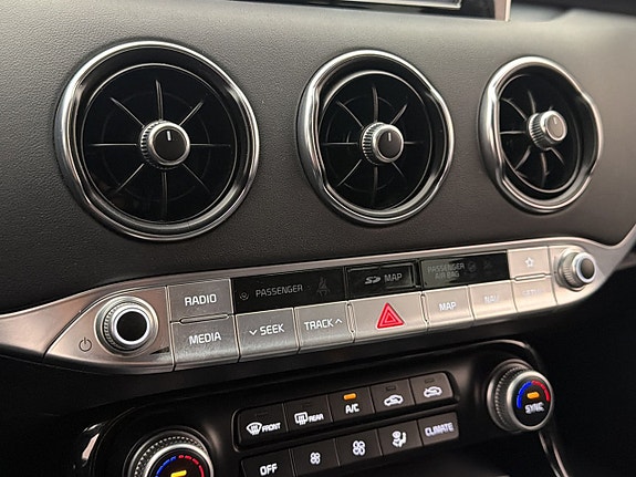 Kia Stinger 28 of 30