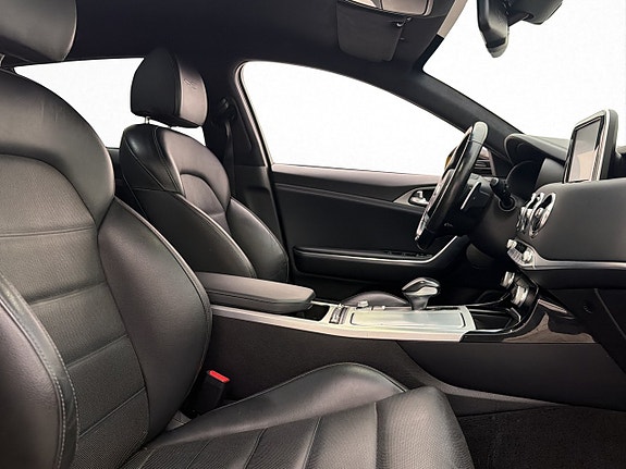 Kia Stinger 29 of 30