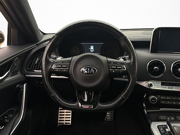 Kia Stinger 15 of 30