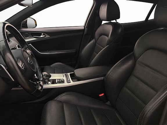 Kia Stinger 13 of 30