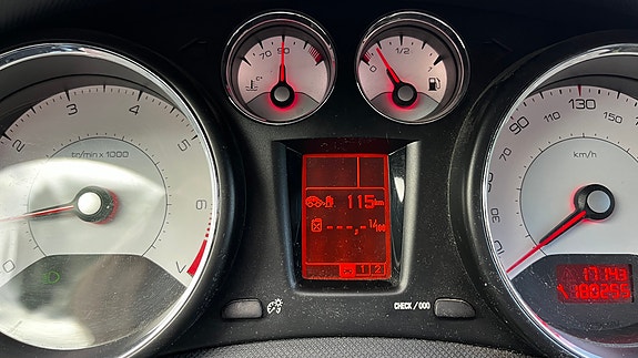 Peugeot 308 SW 6 of 8