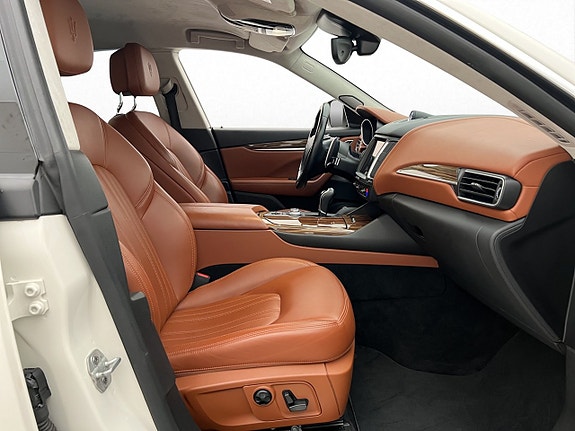 Maserati Levante 29 of 30