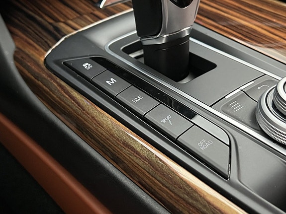 Maserati Levante 27 of 30