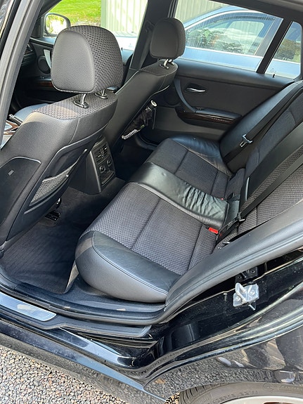 BMW 320d 5 of 6