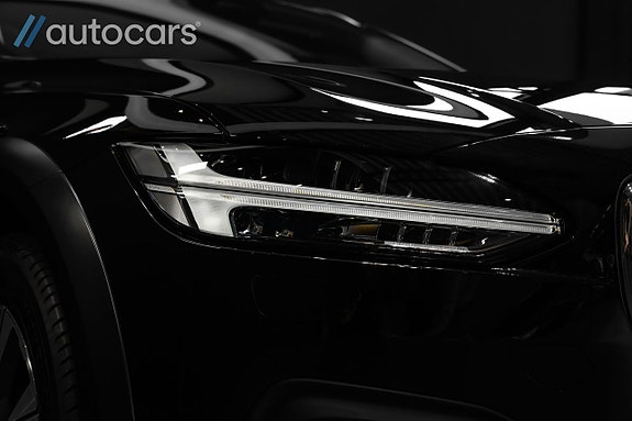 Volvo V90 Cross Country 10 of 30