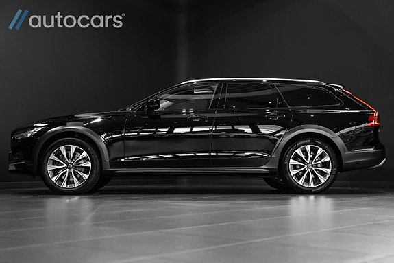 Volvo V90 Cross Country 5 of 30