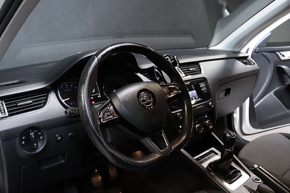 Skoda Octavia 10 of 23