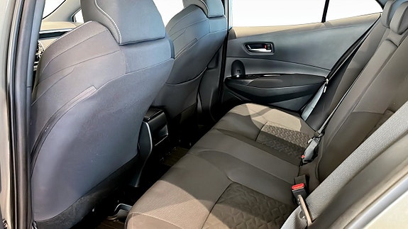 Toyota Corolla 11 of 13