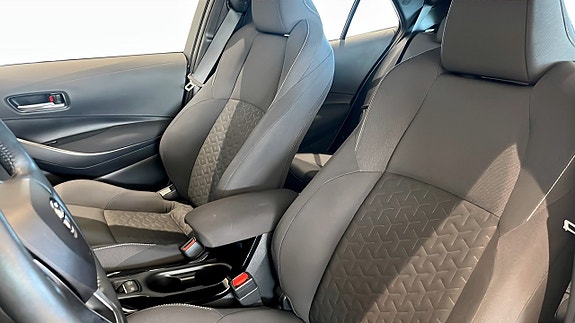 Toyota Corolla 8 of 13