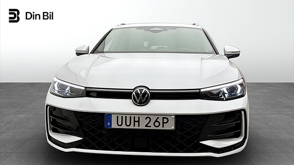 Volkswagen Passat 4 of 12