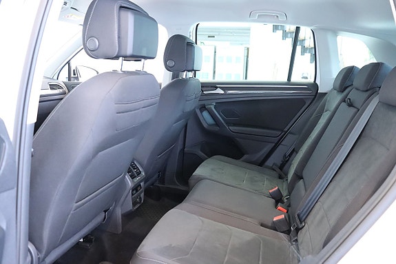 Volkswagen Tiguan 10 of 16