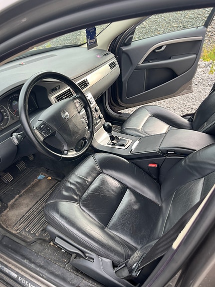 Volvo V70 8 of 9