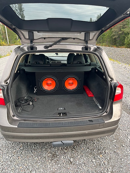 Volvo V70 6 of 9