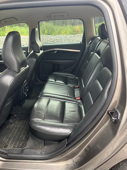 Volvo V70 7 of 9