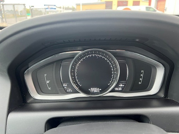 Volvo XC60 12 of 13