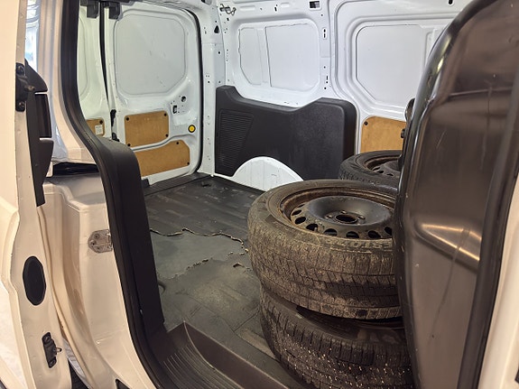Ford Transit Connect 12 of 20