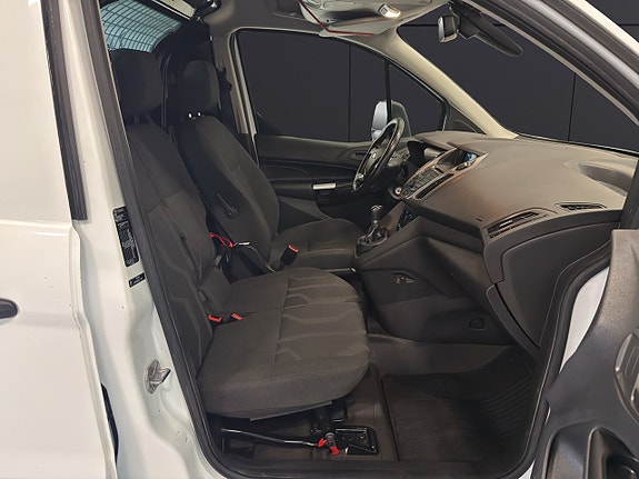 Ford Transit Connect 11 of 20