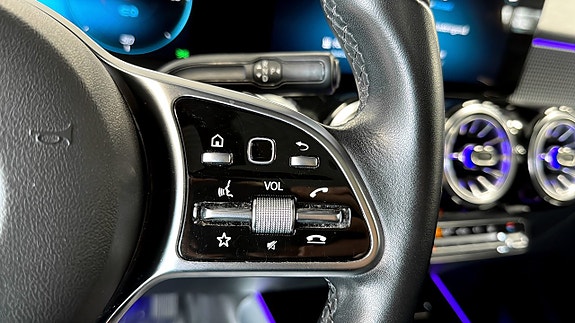 Mercedes-Benz EQB300 15 of 26
