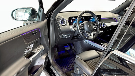 Mercedes-Benz EQB300 11 of 26