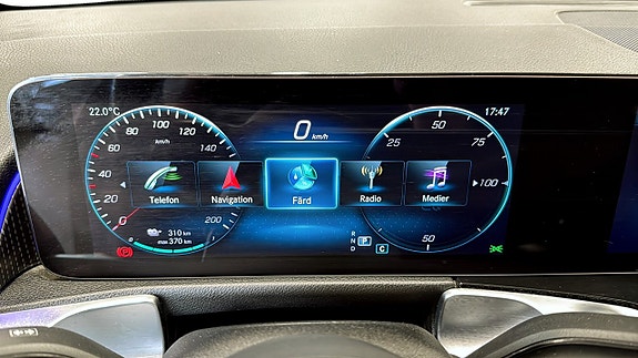 Mercedes-Benz EQB300 16 of 26