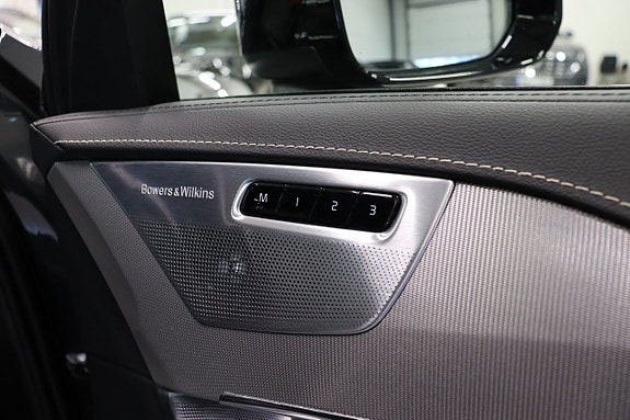 Volvo XC90 18 of 30