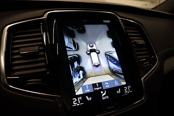 Volvo XC90 23 of 30