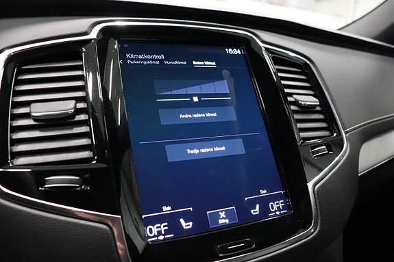 Volvo XC90 25 of 30